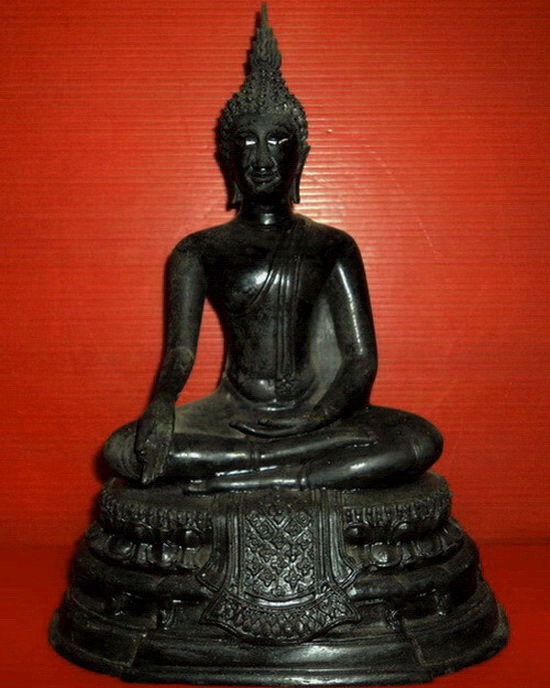 พระพุทธรูปบูชาปางประทานพร ใต้ฐานหล่อดินไทย หน้าตัก 5 นิ้ว ผิวหิ้งเดิม ๆ ค่ะ