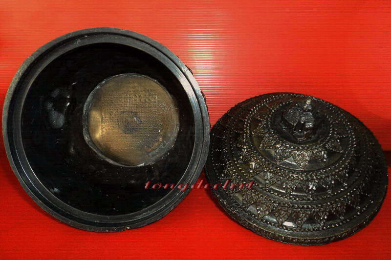 ขันน้ำพระพุทธมนต์สมเด็จพระพุฒาจารย์(โต พรหฺมรังสี) วัดอินทรวิหาร สวยมากค่ะ