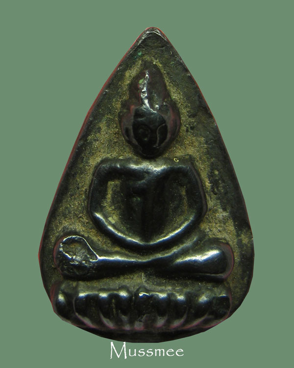 @@@ พระกลีบบัว เนื้อเมฆพัต (หลังยันต์เฑาะห์)  หลวงปู่บุญ วัดกลางบางแก้ว ### เคาะเดียว ### @@@