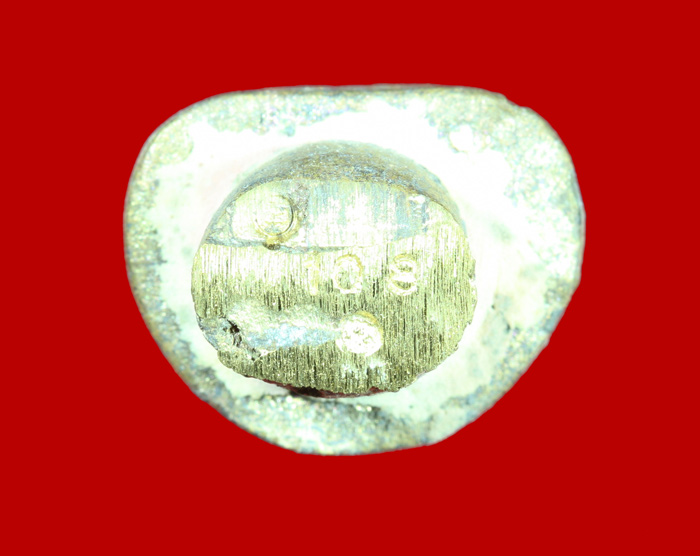 รูปหล่อโบราณ (ยอดธง) เนื้อทองระฆัง หลวงพ่อสำเร็จศักดิ์สิทธิ์ สระบุรี ปี ๒๕๕๕ หมายเลข 108