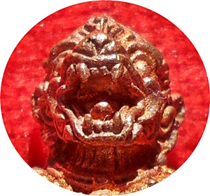 ***หนุมาน”รุ่นชนะมาร”เนื้อทอแดง ก้นอุดผงพรายกุมารฝังตะกรุด วัดสามัคคีธรรม(วัดอีแงว)จ.จันทบุรี # ๔๗๖๓