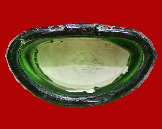 พระบูชา5นิ้ว พระแก้วมรกต พิธี25 พุทธศตวรรษ เนื้อสีเขียว สำนักพุทธมณีประทีป สภาพสวยมาก ไม่มีร้าวครับ