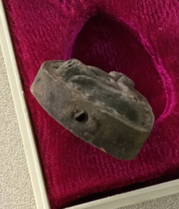 พระปิดตากนกข้างหลังยันต์ตรีวัดศาลาครืนสวยๆ