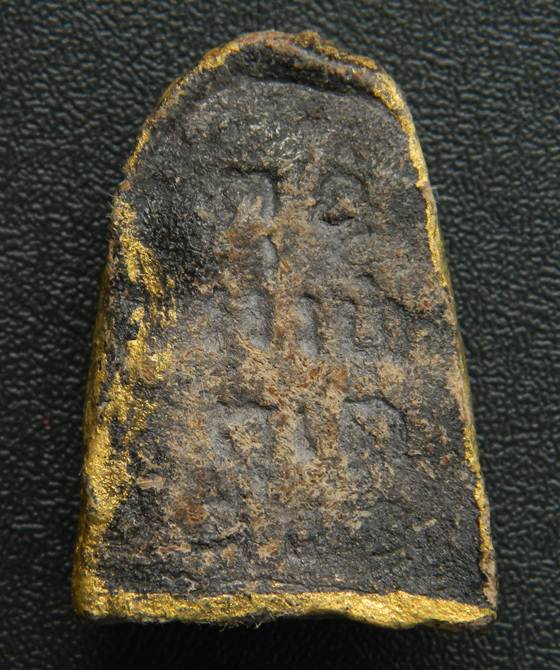 พ่อท่านคล้าย เนื้อผงว่านผสมชานหมาก หลัง สข.1 พิมพ์ใหญ่ ปี 2505 สวยพิเศษ ทาทองด้านหน้า