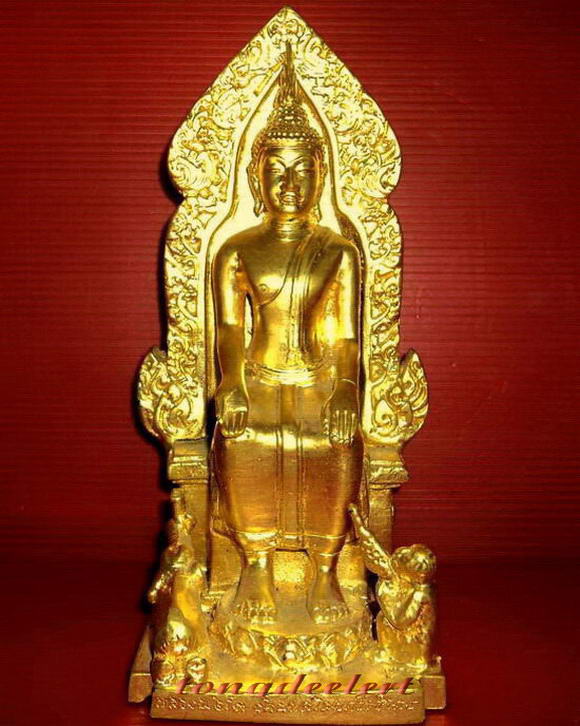 พระบูชาหลวงพ่อโต วัดป่าเลไลยก์ จ.สุพรรณบุรี ปิดทองทั้งองค์ สวยมากค่ะ