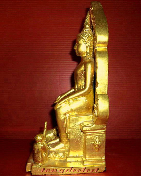 พระบูชาหลวงพ่อโต วัดป่าเลไลยก์ จ.สุพรรณบุรี ปิดทองทั้งองค์ สวยมากค่ะ