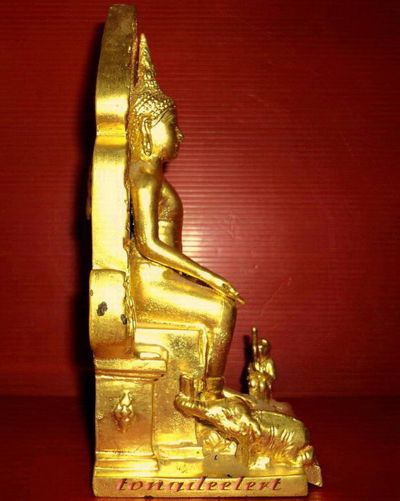 พระบูชาหลวงพ่อโต วัดป่าเลไลยก์ จ.สุพรรณบุรี ปิดทองทั้งองค์ สวยมากค่ะ