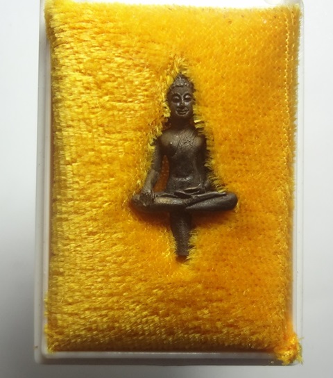 : พระยอดธงหลวงปู่ครํ่ากล่องเดิม