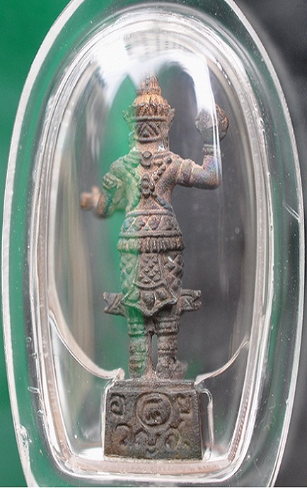 ท้าวเวสสุวรรณัง เนื้อลูกแก้ว หลวงปู่ชื้น วัดญาณเสน ปี45 ตอกโค๊ตด้านหน้า...เคาะเดียวแดง...