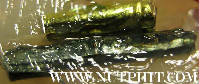 126*สีผึ้งมหาเมตตาผสมเทียนชัย ตะกรุดเงิน-ทอง-พร้อมจีวรของหลวงพ่อเกษม เขมโก ลำปาง*