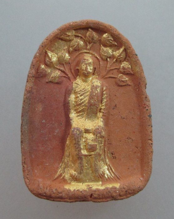 พระเนื้อดินเผาแร่เหล็กน้ำพี้ องค์บรมครูพระเทพโลกอุดร ปี42 จัดสร้างโดยกองทุนพระเทพโลกอุดร มหาสมบัติ