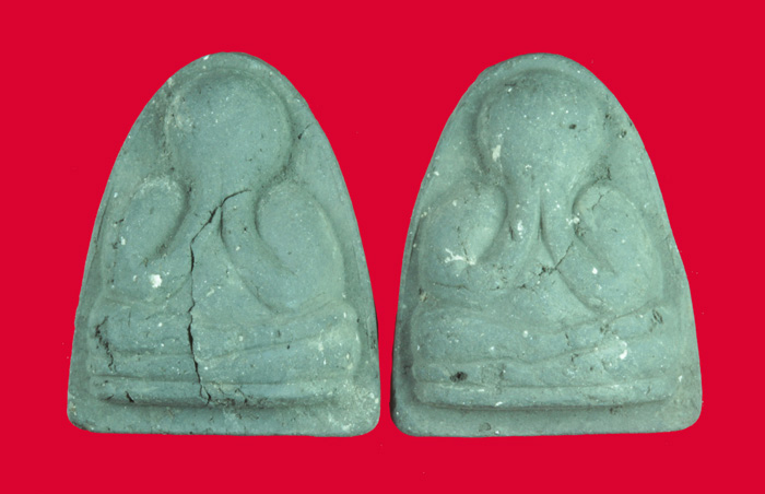 พระปิดตาเนื้อผงใบลาน หลวงปู่ดู่ วัดสะแก พระนครศรีอยุธยา 2 องค์