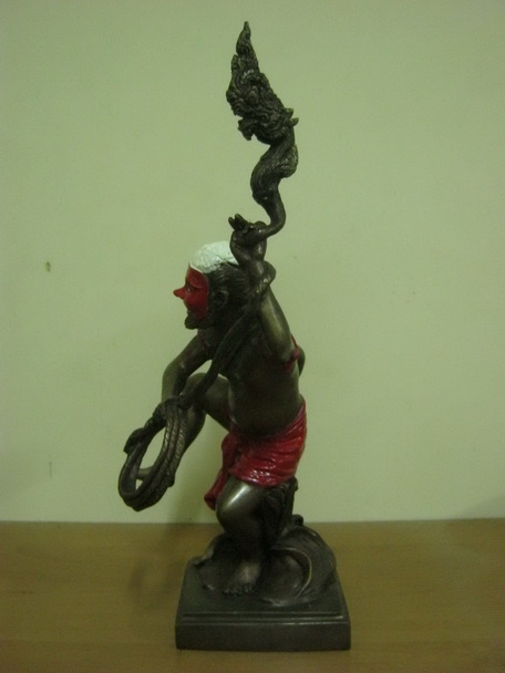 พรานบุญพ่อท่านตุด ขนาดบูชา สูง 11 นิ้ว เนื้อทองเหลืองรมสีมันปู No.272