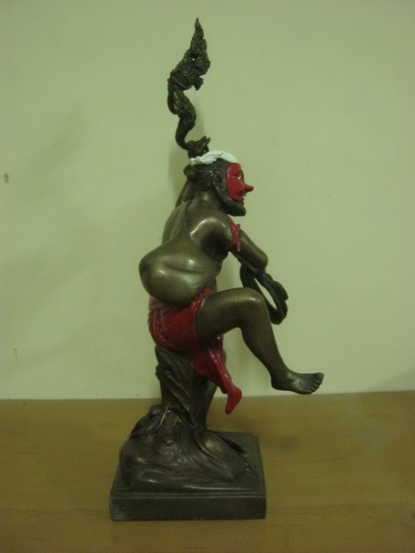 พรานบุญพ่อท่านตุด ขนาดบูชา สูง 11 นิ้ว เนื้อทองเหลืองรมสีมันปู No.272