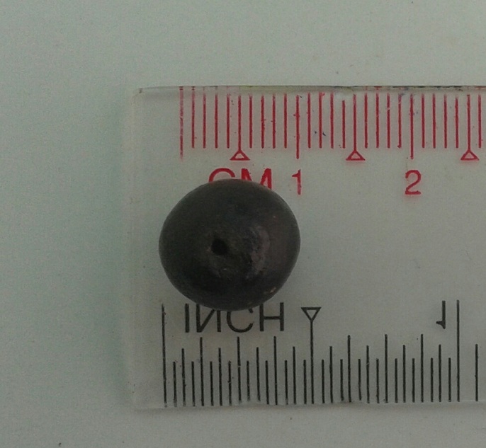 .เม็ดประคำ เหล็กน้ำพี้ รุ่น เสาร์ห้ามหาเศรษฐี  1เม็ด วัดซับลำใย หลวงปุ่หมุน ปลุกเศก ปี 43..(3)