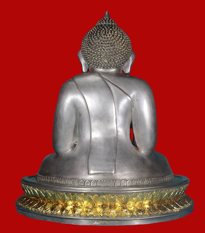 พระบูชาหน้าตัก ๙ นิ้ว เนื้ออัลปาก้า ฐานปิดทอง หลวงพ่อสำเร็จศักดิ์สิทธิ์ อ.หนองแค จ.สระบุรี ปี ๒๕๕๔ 