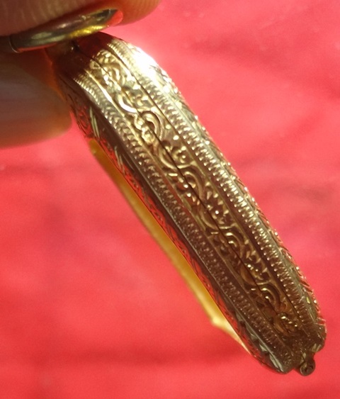  : ตลับทองคำใส่พระหลวงปู่ศุข และหลังฆ้อนหรืออื่นๆครับ