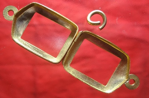  : ตลับทองคำใส่พระหลวงปู่ศุข และหลังฆ้อนหรืออื่นๆครับ