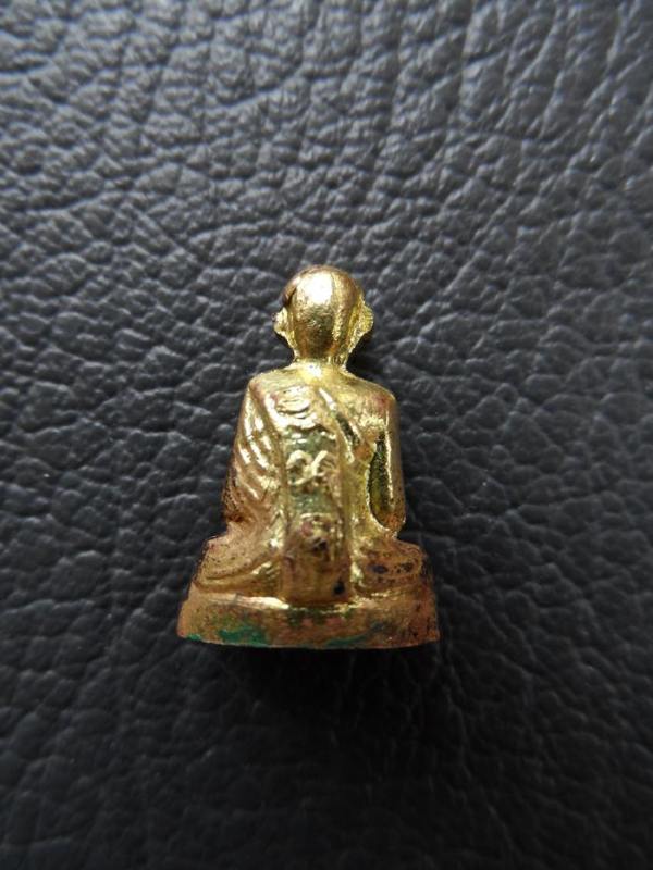 รูปหล่อปั้ม หลวงพ่อจ้อย วัดศรีอุทุมพร รุ่น 3 ปี16 จ.นครสวรรค์ สภาพสวยครับ