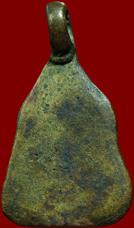 ขอลงใหม่ครับท่านก่อนไม่เหรียญหล่อจอบ หลวงพ่อเพชร วัดท่าหลวงสร้างปี 2460 สวยๆหายากรับประกันพระแท้ครับ