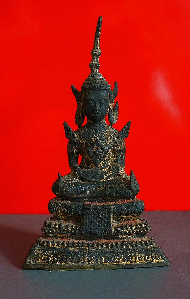 รัตนะยุคต้นขนาเบูชา2นิ้ว