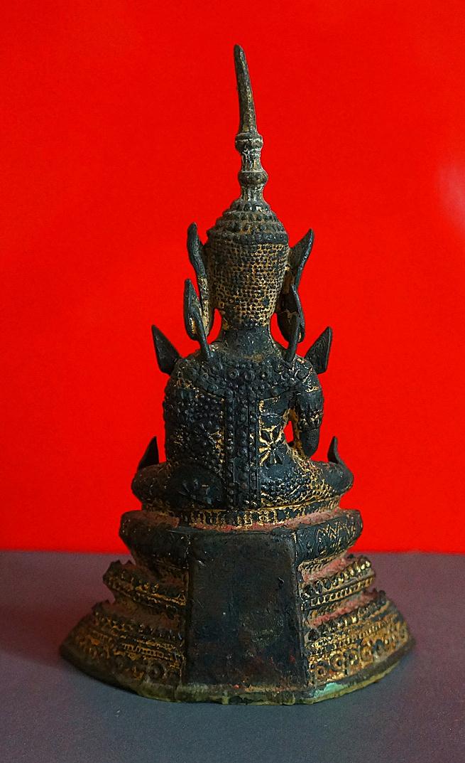 รัตนะยุคต้นขนาเบูชา2นิ้ว