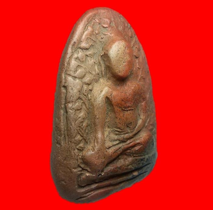 พระเปิมแดง กรุวัดดอนแก้ว จังหวัดลำพูน สภาพพอสวยหายากรับประกันพระแท้เก้คืนเต็มครับ