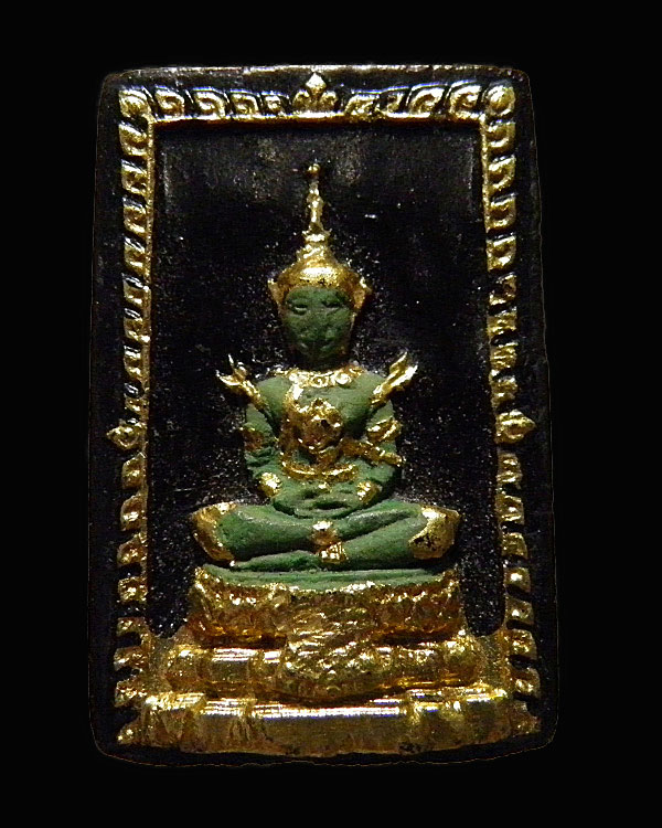 พระพระแก้วมรตผงลงรักปิดทอง หลังยันต์น้ำเต้า หลวงพ่อเริ่ม วัดบางพระ จ.ชลบุรี องค์นี้เป็นพิมพ์หายาก