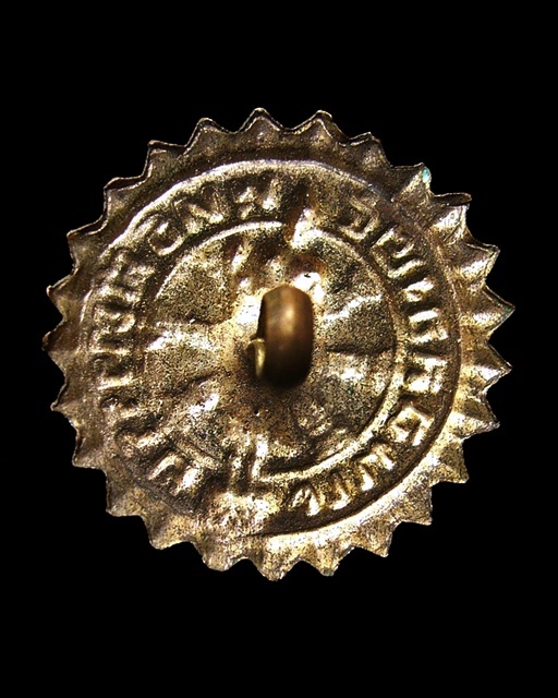 กระดุมฉลอง ๒๕ พุทธศตวรรษ กระไล่ทองลงยา ปี ๒๕๐๐