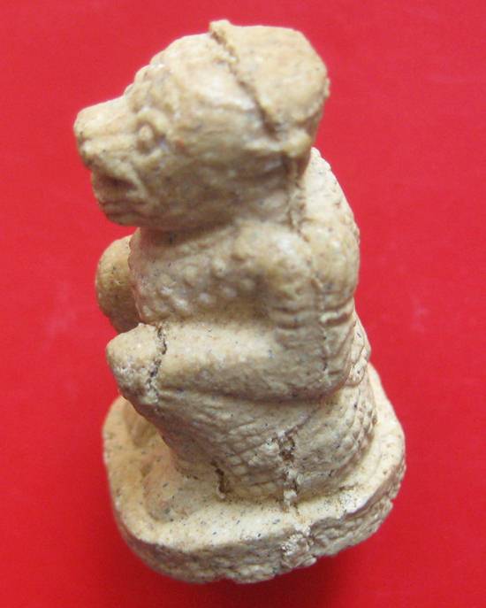 หนุมานชมภูนุช เนื้อผง ฐานกลม หลวงปู่หมุน ฐิตสีโล ออกวัดซับลำใย ปี 43