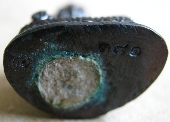 	พระเศรษฐีนวโกฎิ ปี2553 เนื้อทองแดงรมดำ ฐานอุดผง หลวงพ่อเพี้ยน วัดเกริ่นกฐินปลุกเสก ออกวัดท่าโขลง สร