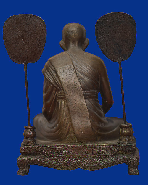 พระบูชา5นิ้ว หวงพ่อเงิน วัดบางคลาน จ.พิจิตร พระหล่อหนามาก หนักมากครับ