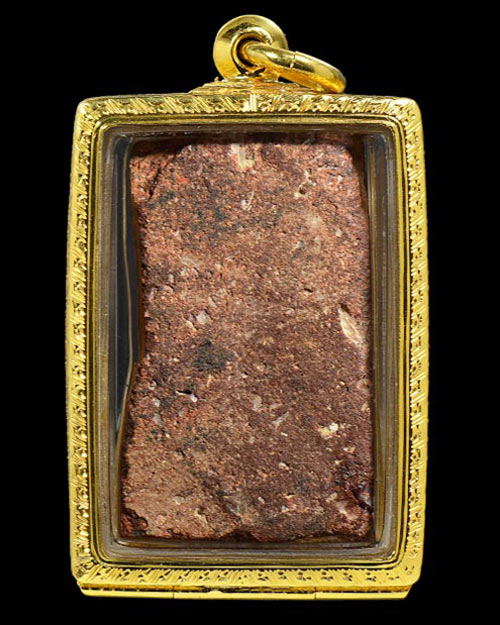 พระกรุนาดูนตัดเก้า จ.มหาสารคาม เนื้อมะขามเปียก พิมพ์เม็ดแตง สภาพสวยมาก+ตลับทองคำ11.05กรัม