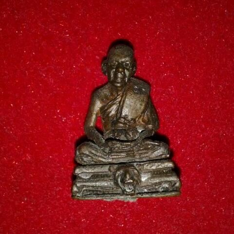 หลวงพ่อเปิ่น วัดบางพระ เคาะเดียว