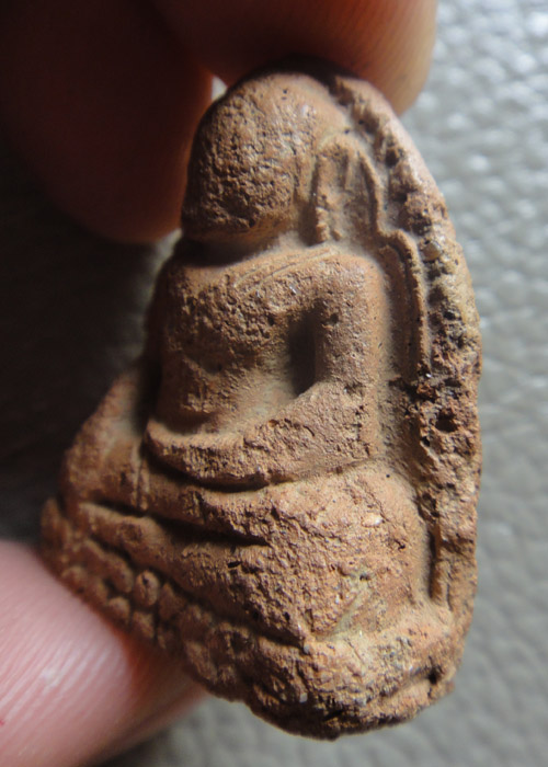 หลวงพ่อโต ปางมารวิชัย กรุวัดบางกระทิง จ.อยุธยา (พระมีการฝนหลังมานะครับ) ราคาเบาๆ