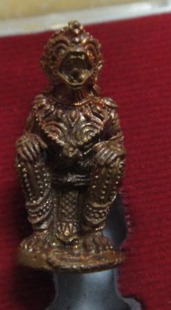 หนุมานมหาปราบไตรจักร ทองแดง กล่องเดิม เลข 5710 หลวงพ่อสาคร วัดหนองกรับ