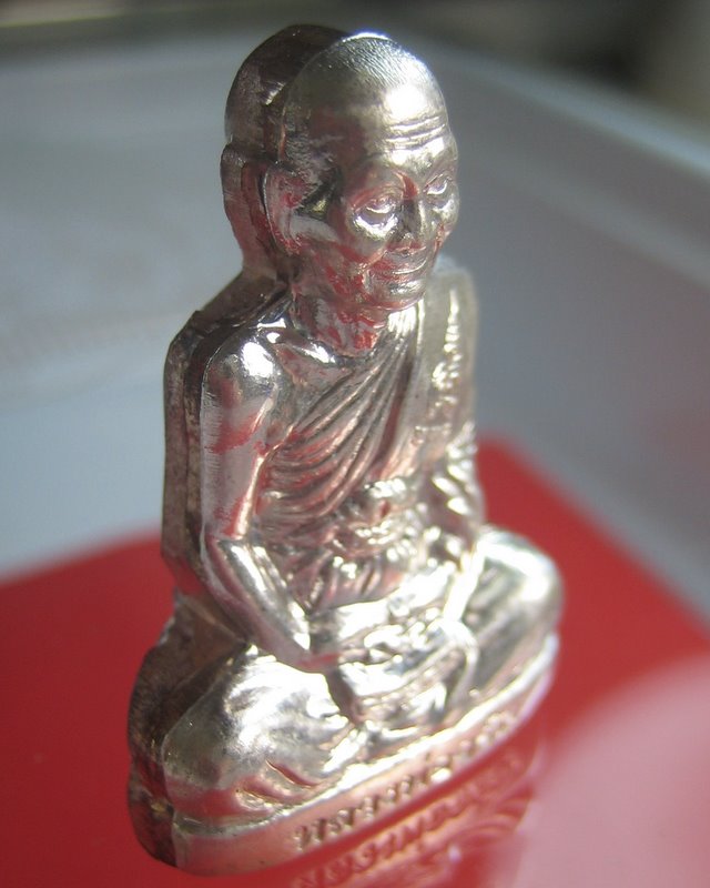 หลวงพ่อจรัญ วัดอัมพวัน จ.สิงห์บุรี รูปเหมือนปั๊ม รุ่นโภคทรัพย์ 