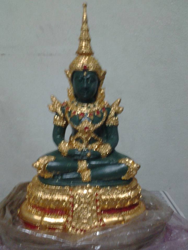 พระบูชา5นิ้ว พระแก้วมรกต หลวงปู่ธูป วัดแค นางเลิ้ง ก้นฝังผง+ลูกสวาท