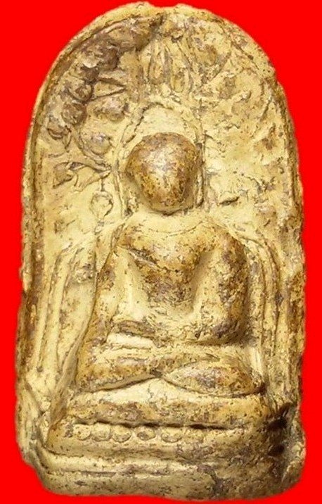 พระคงลำพูนกรุเก่า เนื้อสวยจัดจ้านองค์ล่ำ โพธิ์เด้ง ฟอร์มสวย หายากครับ