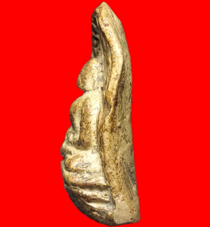 พระคงลำพูนกรุเก่า เนื้อสวยจัดจ้านองค์ล่ำ โพธิ์เด้ง ฟอร์มสวย หายากครับ