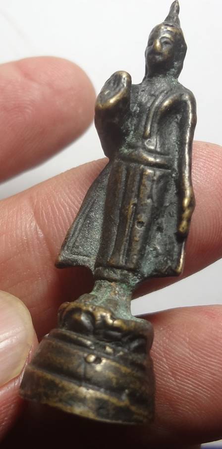  รูปหล่อพระประจำวัน หลวงปู่ใจ วัดเสด็จ จ.สมุทรสงคราม 