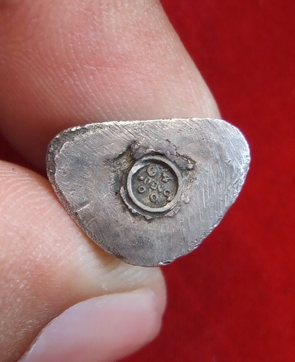 รูปหล่ออุดกริ่ง เจ้าคุณนรฯ วัดเทพศิรินทราวาส ปี 2520 เนื้อเงิน สภาพสวย กล่องเดิม