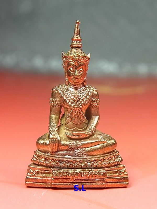 รูปหล่อลอยองค์ หลวงพ่อพุทธนิมิตร วัดหน้าพระเมรุ