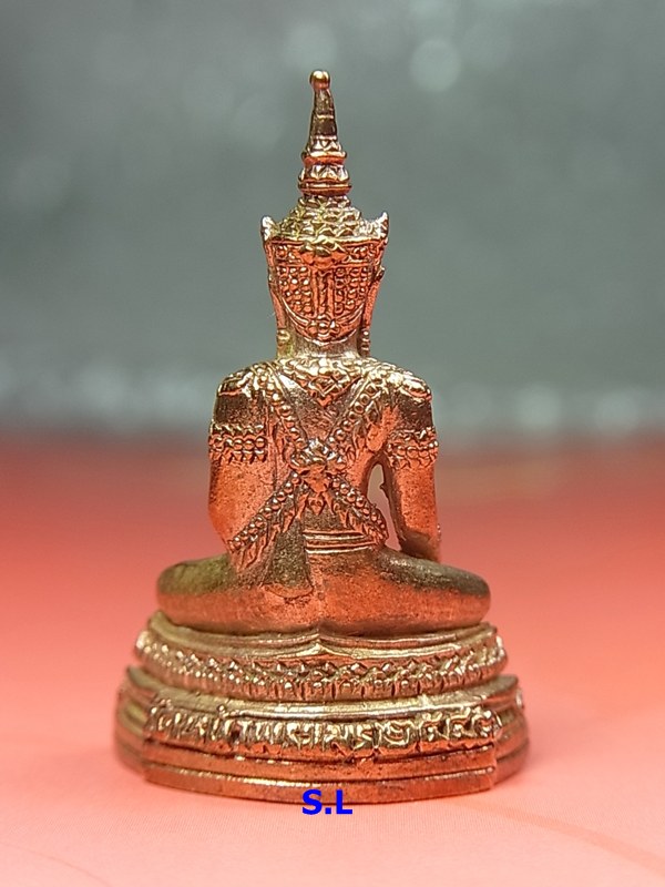 รูปหล่อลอยองค์ หลวงพ่อพุทธนิมิตร วัดหน้าพระเมรุ