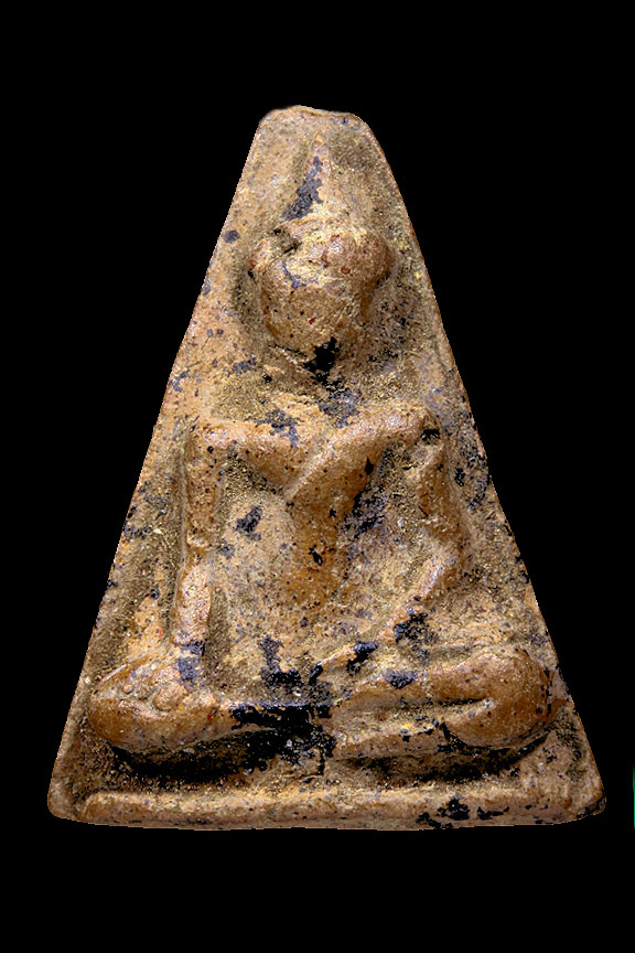 พระนางกำแพงเนื้อดิน