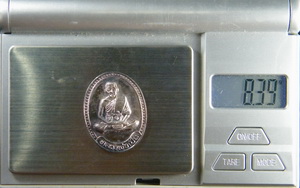 เหรียญ เนื้อเงิน หลวงพ่อเปิ่น วัดบางพระ รุ่นเสาร์ห้า สร้างเขื่อน วัดแก้วจุฬามณี ปี 36 กล่องเดิม