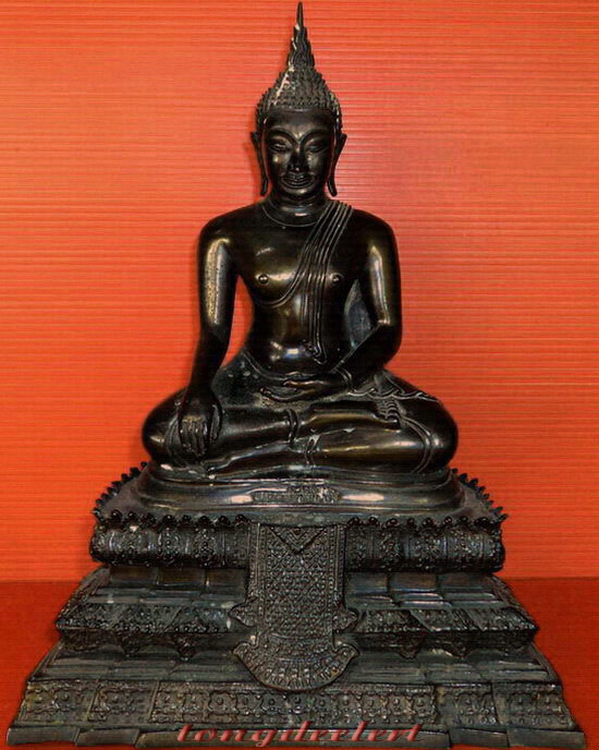 พระบูชาหลวงพ่อวัดไร่ขิง จ.นครปฐม รุ่นเก่า หล่อหนา สวยมากค่ะ