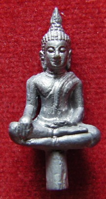 พระยอดธง รุ่น 5 ท้ายิง หลวงพ่อคูณ วัดบ้านไร่ เนื้อตะกั่วเถื่อน ไม่่มีโค๊ด จมูกโด่ง เก็บรักษาเดิมๆ