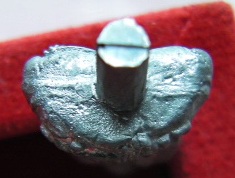 พระยอดธง รุ่น 5 ท้ายิง หลวงพ่อคูณ วัดบ้านไร่ เนื้อตะกั่วเถื่อน ไม่่มีโค๊ด จมูกโด่ง เก็บรักษาเดิมๆ