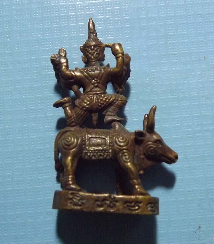 พระนาราย์ทรงโค วัดหน้าพระเมรุ ปี2551 อาจารย์อ๊อดสร้าง